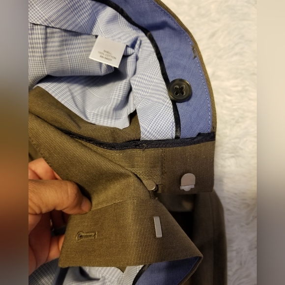 NWT Banana Republic Classic Fit Size 32 Waist Color Khaki - Picture 9 of 11